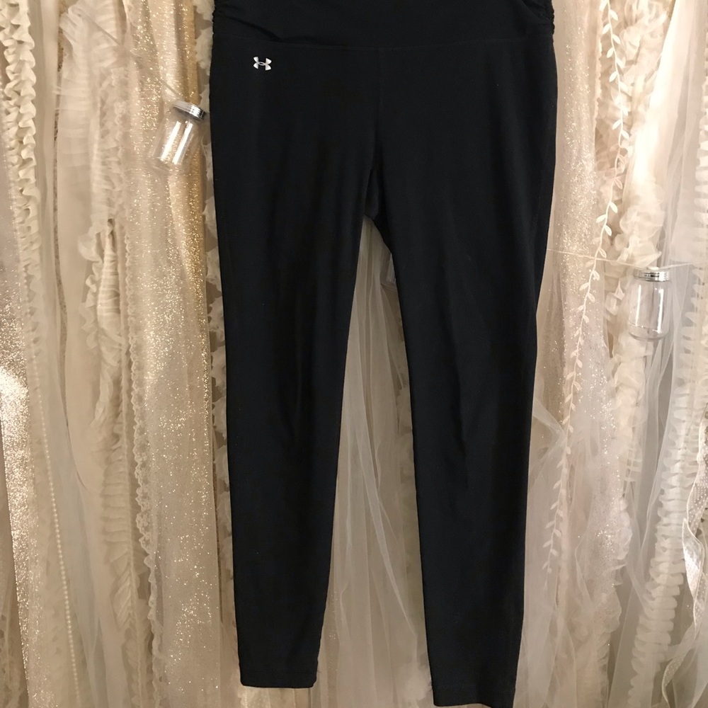 Under Armour Black Leggings - Size L